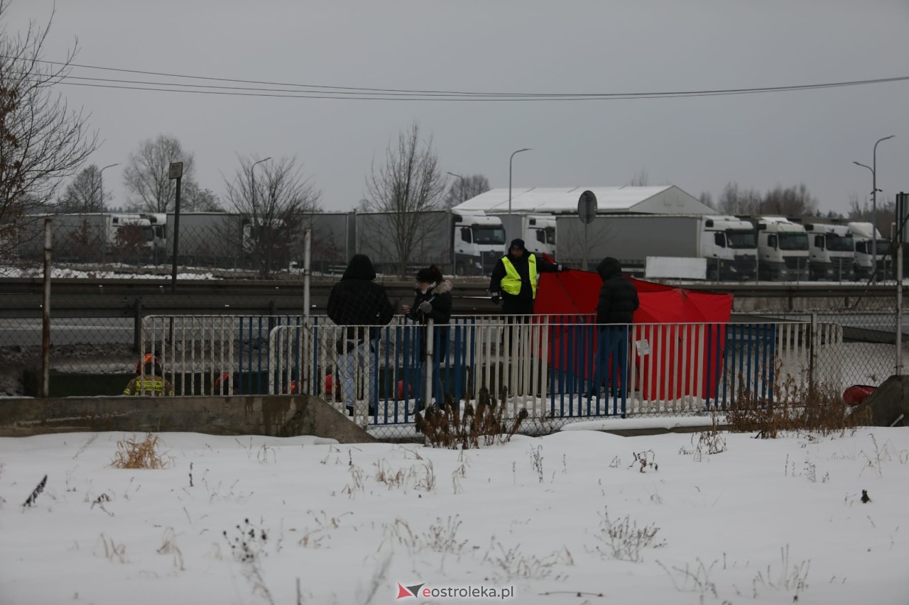 Makabryczne odkrycie na Warszawskiej w Olszewie-Borkach [07.02.2026] - zdjęcie #1 - eOstroleka.pl