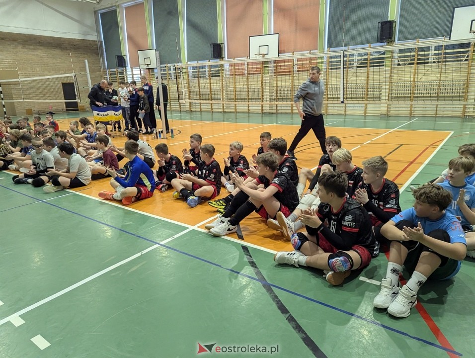Zimowy turniej dwójek i trójek siatkarskich UKS Olimp Ostrołęka [07.02.2026] - zdjęcie #100 - eOstroleka.pl