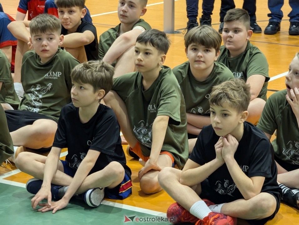 Zimowy turniej dwójek i trójek siatkarskich UKS Olimp Ostrołęka [07.02.2026] - zdjęcie #93 - eOstroleka.pl