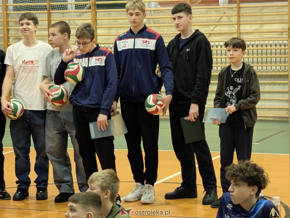 Zimowy turniej dwójek i trójek siatkarskich UKS Olimp Ostrołęka [07.02.2026] - zdjęcie #87 - eOstroleka.pl