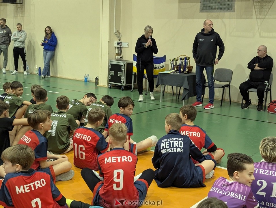 Zimowy turniej dwójek i trójek siatkarskich UKS Olimp Ostrołęka [07.02.2026] - zdjęcie #81 - eOstroleka.pl