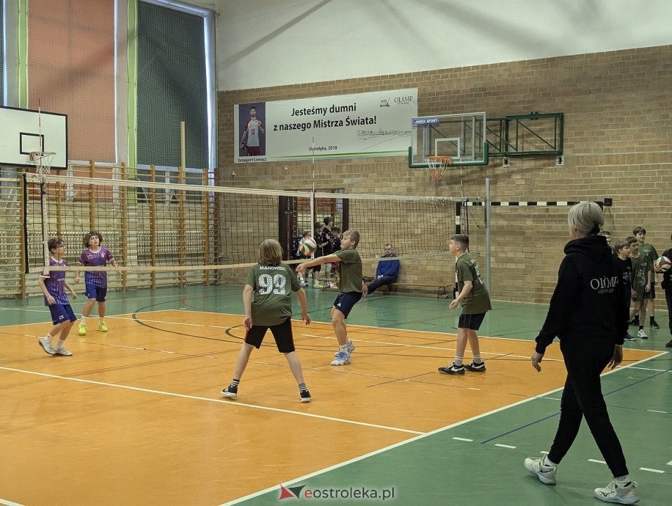 Zimowy turniej dwójek i trójek siatkarskich UKS Olimp Ostrołęka [07.02.2026] - zdjęcie #62 - eOstroleka.pl