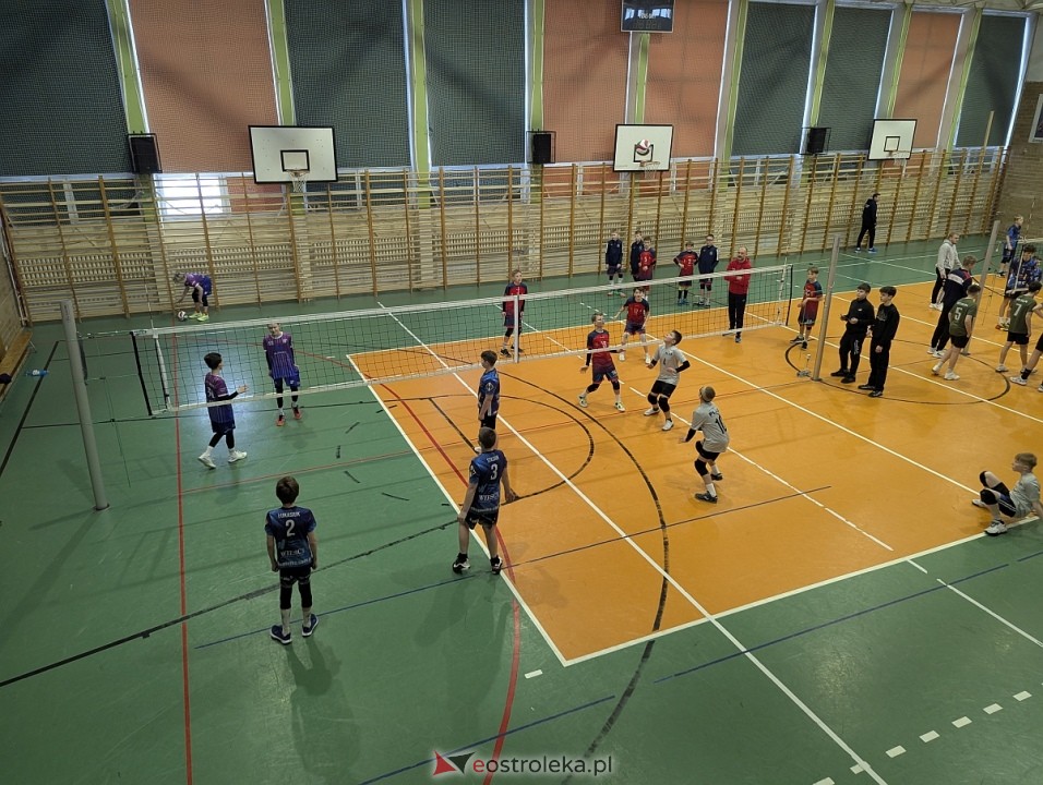 Zimowy turniej dwójek i trójek siatkarskich UKS Olimp Ostrołęka [07.02.2026] - zdjęcie #40 - eOstroleka.pl