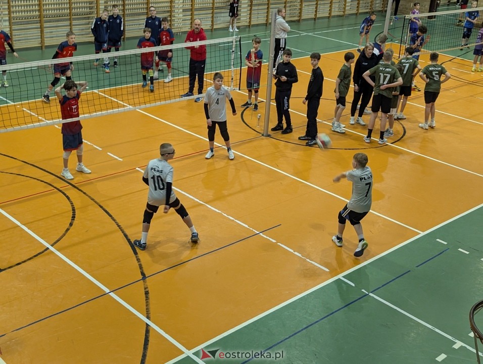 Zimowy turniej dwójek i trójek siatkarskich UKS Olimp Ostrołęka [07.02.2026] - zdjęcie #38 - eOstroleka.pl