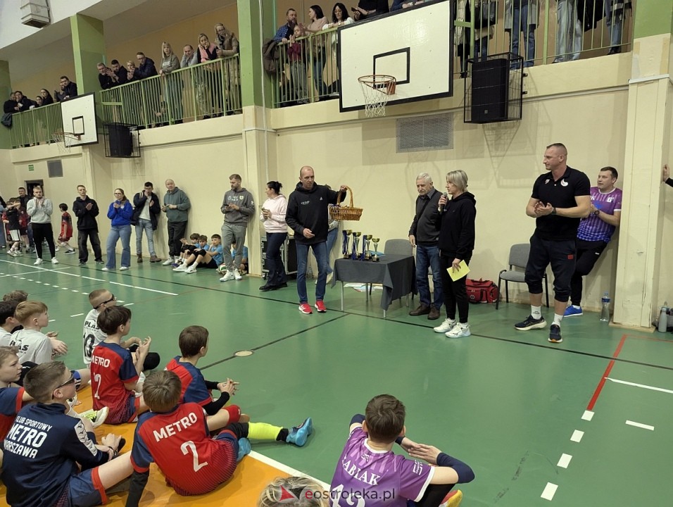 Zimowy turniej dwójek i trójek siatkarskich UKS Olimp Ostrołęka [07.02.2026] - zdjęcie #33 - eOstroleka.pl