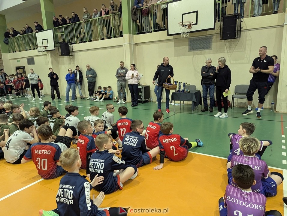 Zimowy turniej dwójek i trójek siatkarskich UKS Olimp Ostrołęka [07.02.2026] - zdjęcie #32 - eOstroleka.pl