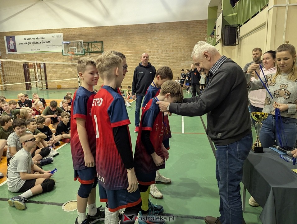 Zimowy turniej dwójek i trójek siatkarskich UKS Olimp Ostrołęka [07.02.2026] - zdjęcie #6 - eOstroleka.pl