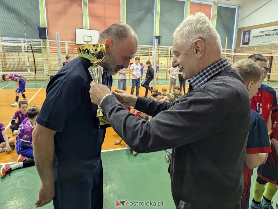 Zimowy turniej dwójek i trójek siatkarskich UKS Olimp Ostrołęka [07.02.2026] - zdjęcie #5 - eOstroleka.pl