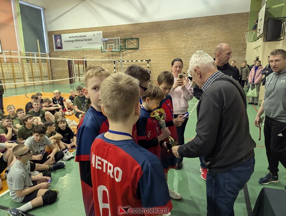 Zimowy turniej dwójek i trójek siatkarskich UKS Olimp Ostrołęka [07.02.2026] - zdjęcie #3 - eOstroleka.pl