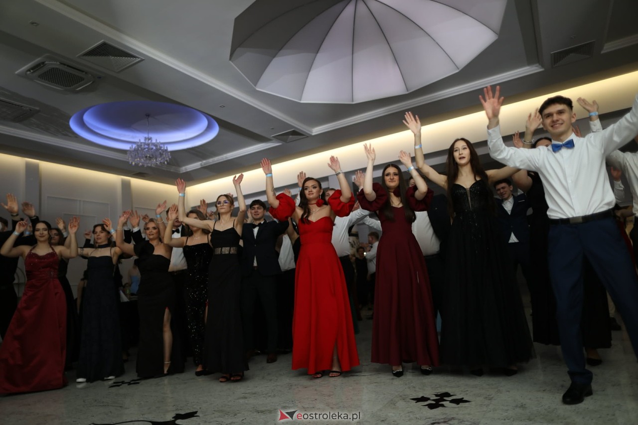 Studniówka w ZSZ nr 2 [07.02.2026] - zdjęcie #104 - eOstroleka.pl