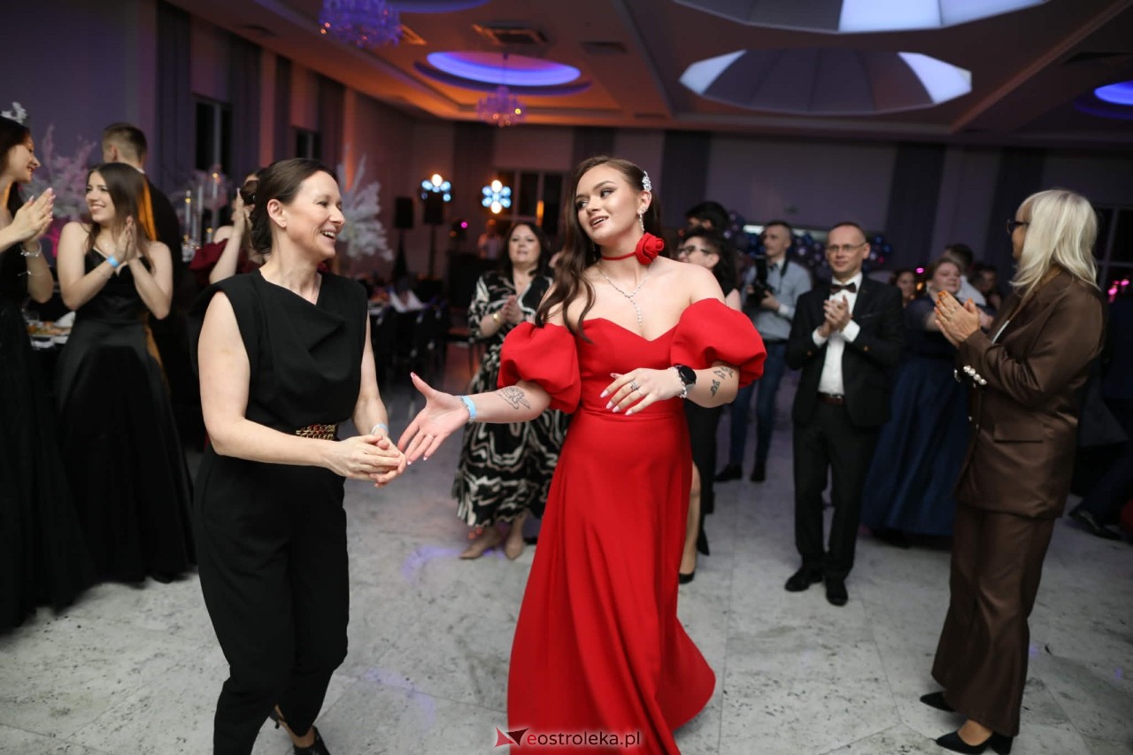 Studniówka w ZSZ nr 2 [07.02.2026] - zdjęcie #121 - eOstroleka.pl