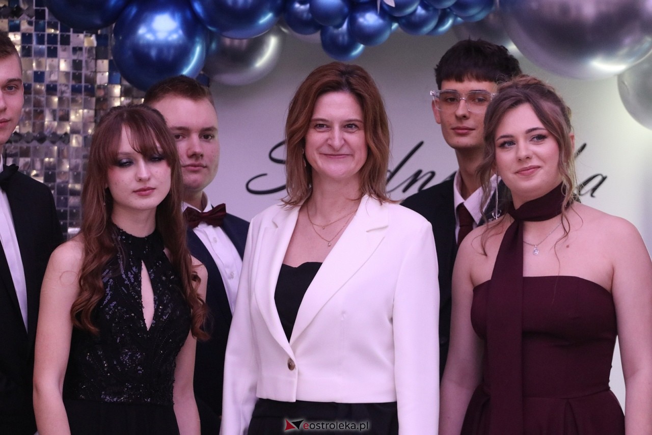 Studniówka w ZSZ nr 2 [07.02.2026] - zdjęcie #40 - eOstroleka.pl