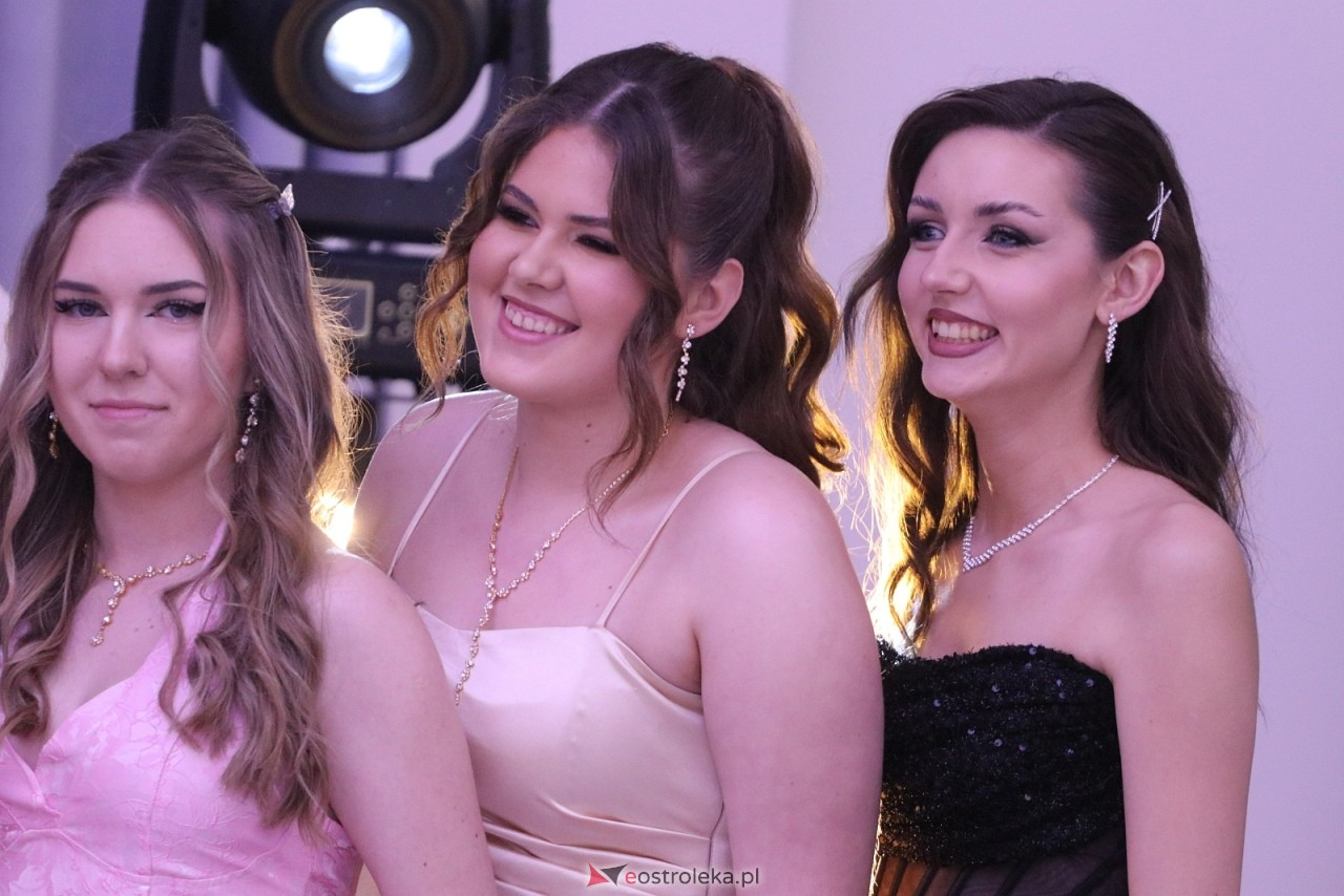 Studniówka w ZSZ nr 2 [07.02.2026] - zdjęcie #25 - eOstroleka.pl