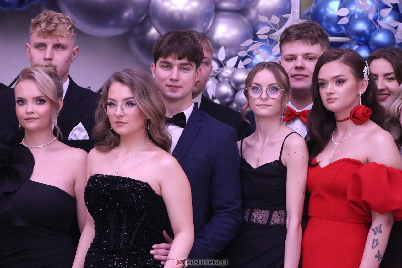 Studniówka w ZSZ nr 2 [07.02.2026] - zdjęcie #16 - eOstroleka.pl