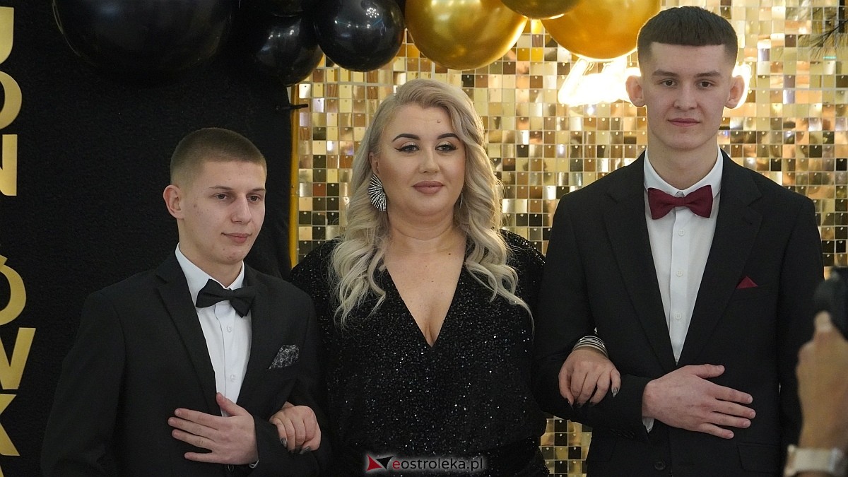 Studniówka w ZSP w Goworowie [07.02.2026] - zdjęcie #30 - eOstroleka.pl