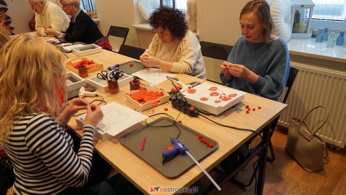 Warsztaty walentynkowe w Muzeum Kultury Kurpiowskiej [08.02.2026] - zdjęcie #25 - eOstroleka.pl