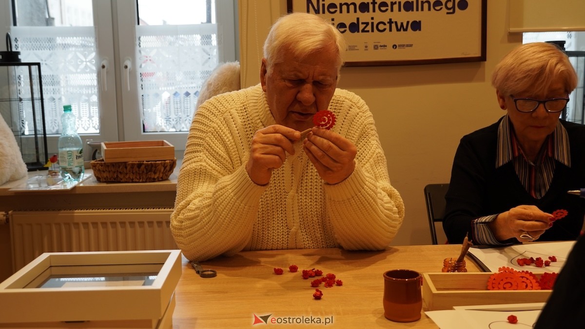 Warsztaty walentynkowe w Muzeum Kultury Kurpiowskiej [08.02.2026] - zdjęcie #7 - eOstroleka.pl