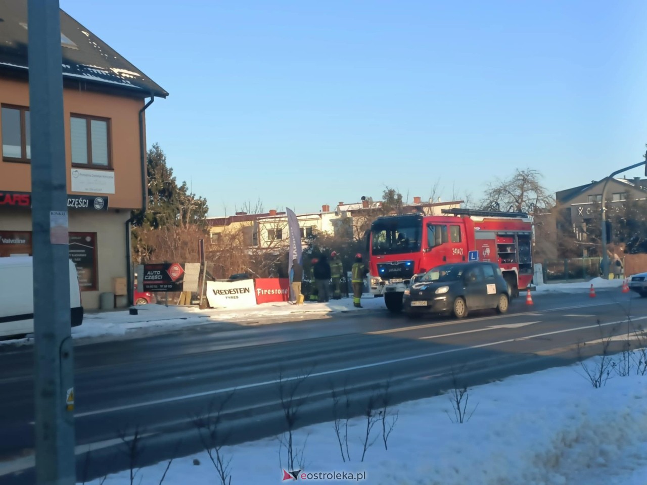 Pożar samochodu na 11 Listopada [09.02.2026] - zdjęcie #7 - eOstroleka.pl