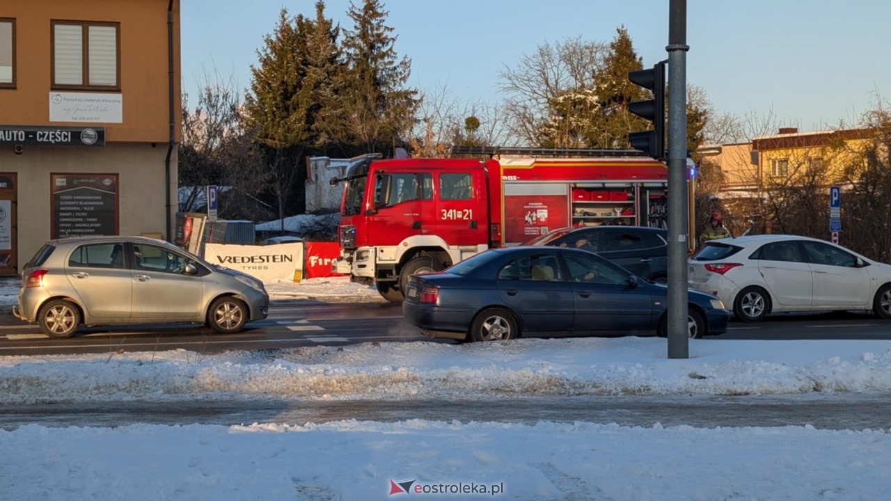 Pożar samochodu na 11 Listopada [09.02.2026] - zdjęcie #1 - eOstroleka.pl