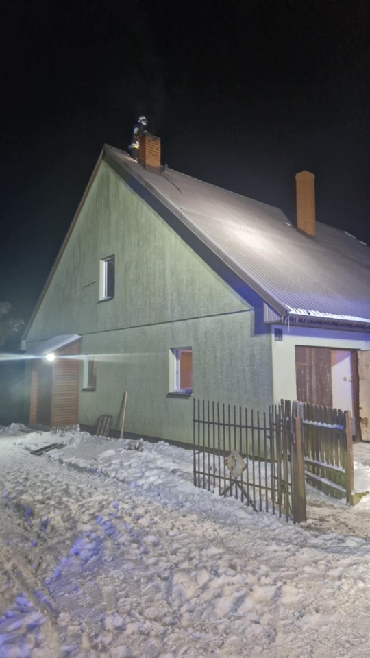 Pożar w miejscowości Plewki [09.02.2026] - zdjęcie #1 - eOstroleka.pl