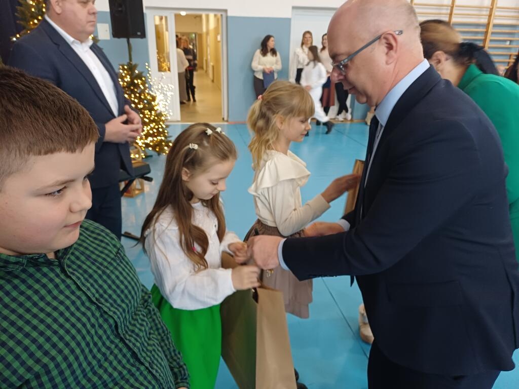 Świąteczne spotkanie w Myszyńcu. Było wspólne kolędowanie i rozstrzygnięcie konkursu [10.02.2026] - zdjęcie #15 - eOstroleka.pl