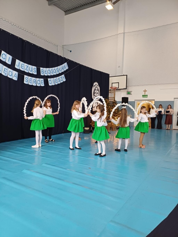 Świąteczne spotkanie w Myszyńcu. Było wspólne kolędowanie i rozstrzygnięcie konkursu [10.02.2026] - zdjęcie #13 - eOstroleka.pl