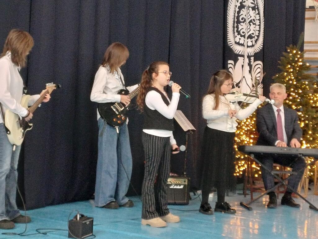 Świąteczne spotkanie w Myszyńcu. Było wspólne kolędowanie i rozstrzygnięcie konkursu [10.02.2026] - zdjęcie #11 - eOstroleka.pl