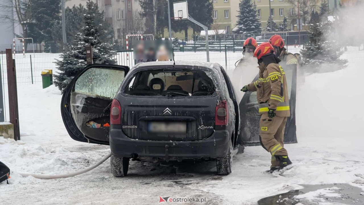 Pożar samochodu przy Sikorskiego [10.02.2026] - zdjęcie #15 - eOstroleka.pl