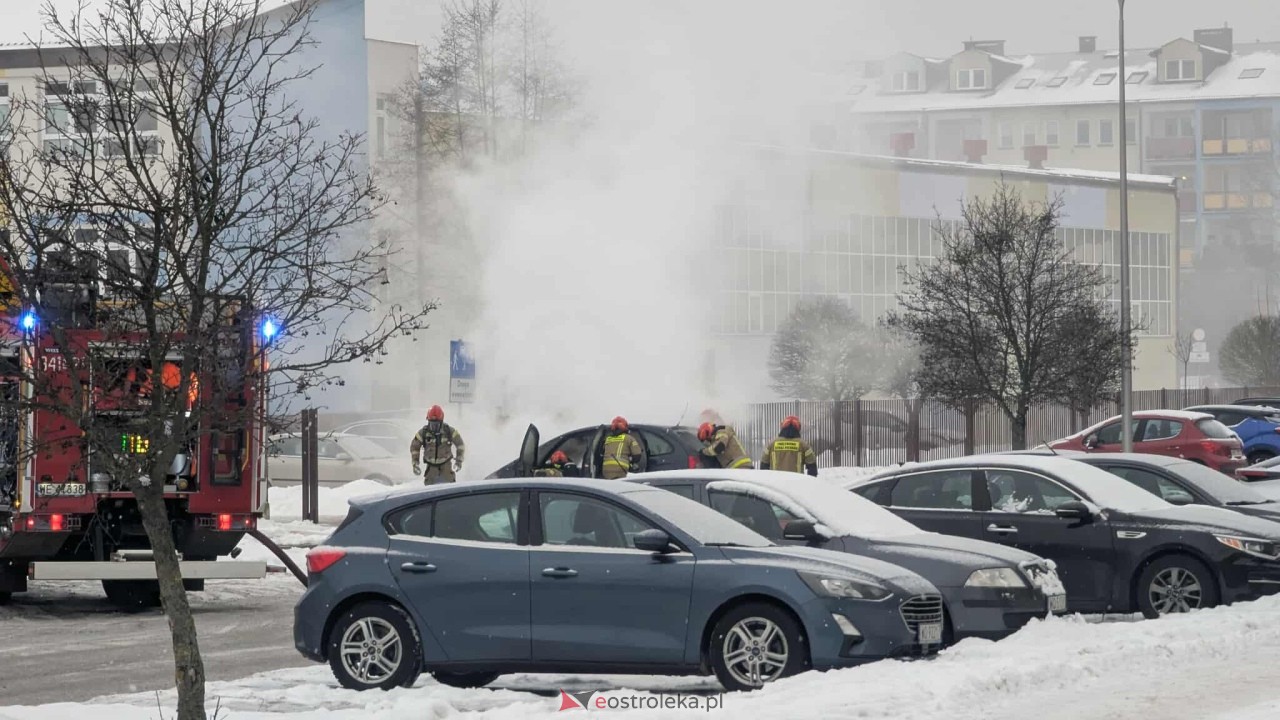 Pożar samochodu przy Sikorskiego [10.02.2026] - zdjęcie #13 - eOstroleka.pl