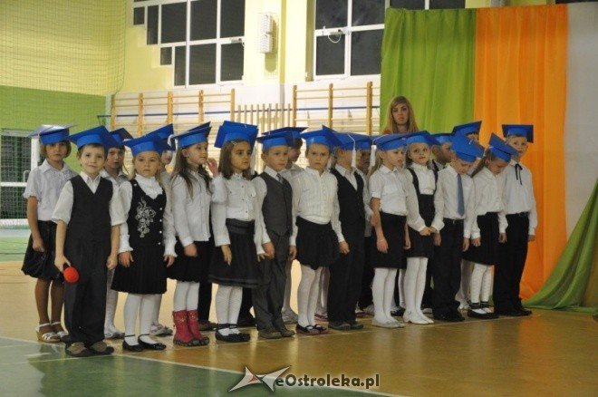 Rzekuń: Uroczyste pasowanie pierwszoklasistów [15.XI.2011] - zdjęcie #26 - eOstroleka.pl