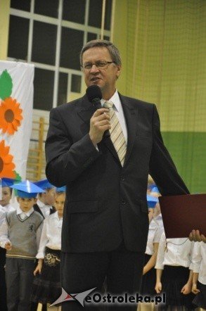 Rzekuń: Uroczyste pasowanie pierwszoklasistów [15.XI.2011] - zdjęcie #11 - eOstroleka.pl