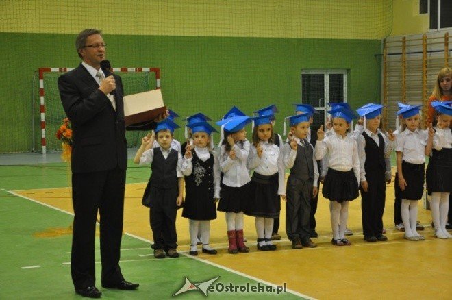 Rzekuń: Uroczyste pasowanie pierwszoklasistów [15.XI.2011] - zdjęcie #9 - eOstroleka.pl
