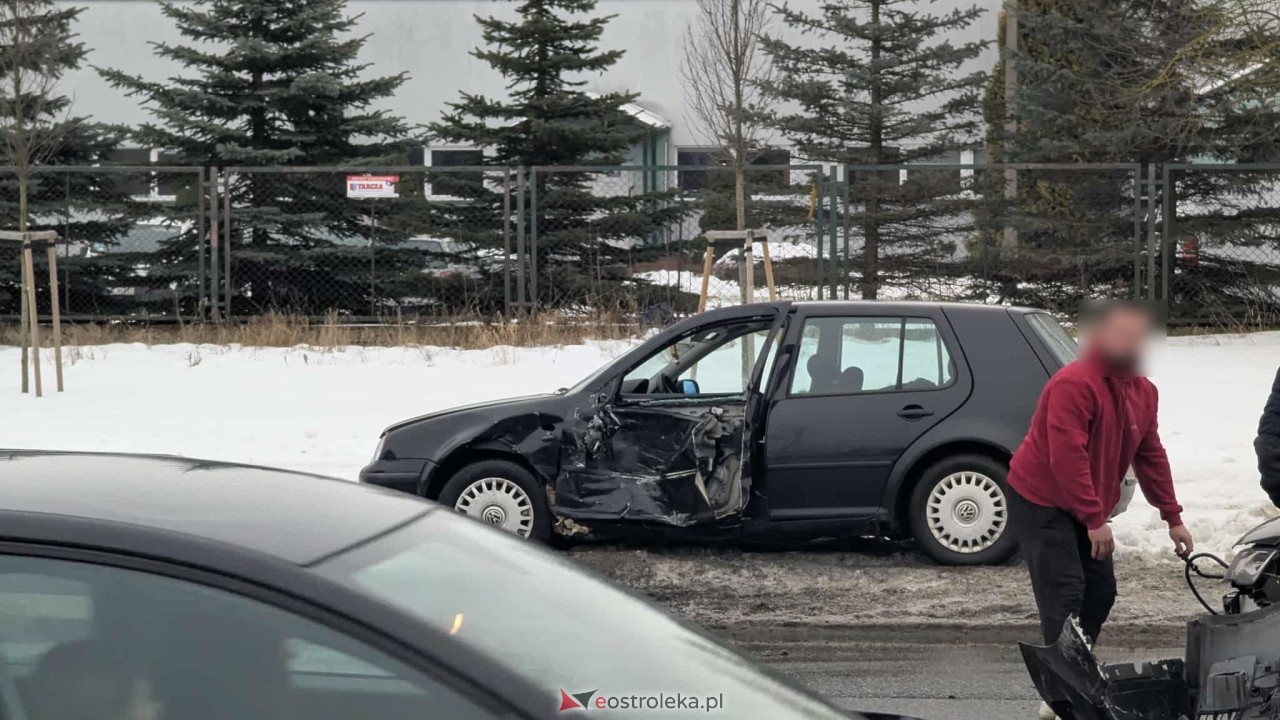 Wypadek na Bohaterów Warszawy [11.02.2026] - zdjęcie #2 - eOstroleka.pl