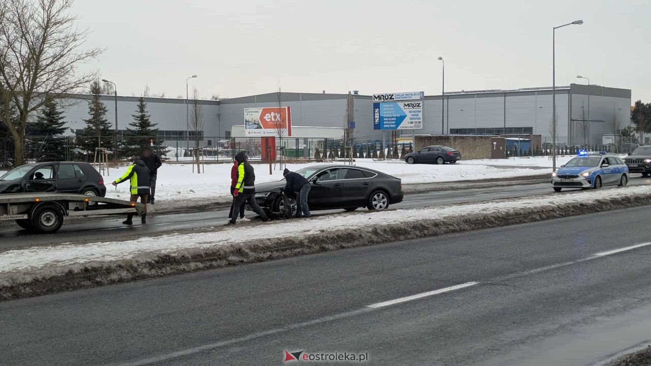 Wypadek na Bohaterów Warszawy [11.02.2026] - zdjęcie #1 - eOstroleka.pl