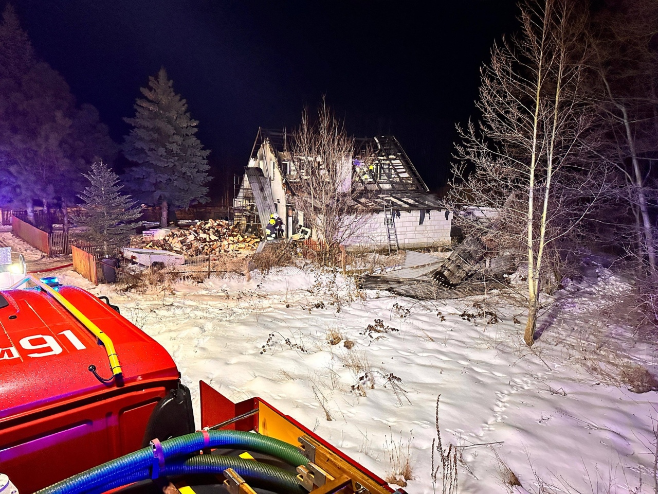 Pożar domu w Łątczynie [12.02.2026] - zdjęcie #8 - eOstroleka.pl