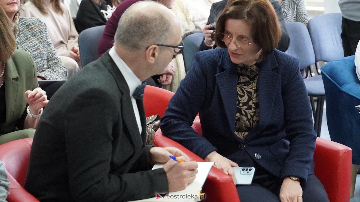 Inauguracja 90-lecia Miejskiej Biblioteki Publicznej w Ostrołęce [12.02.2026] - zdjęcie #38 - eOstroleka.pl