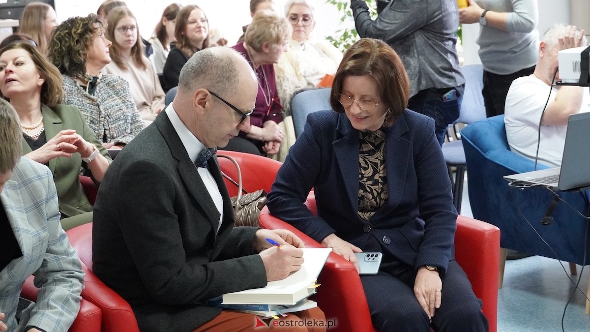 Inauguracja 90-lecia Miejskiej Biblioteki Publicznej w Ostrołęce [12.02.2026] - zdjęcie #37 - eOstroleka.pl