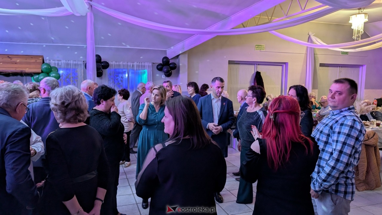 Międzypokoleniowa potańcówka karnawałowa w Zabielu Pilikach [12.02.2026] - zdjęcie #30 - eOstroleka.pl