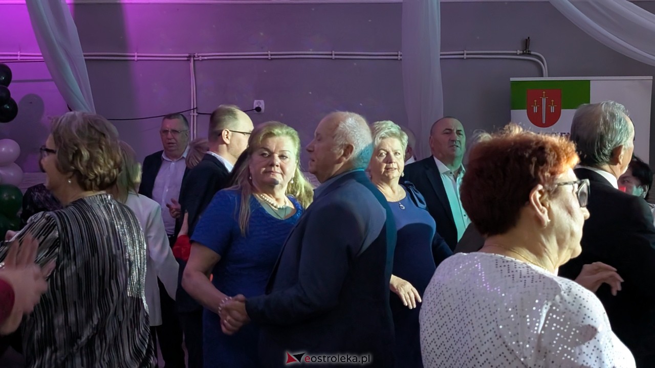 Międzypokoleniowa potańcówka karnawałowa w Zabielu Pilikach [12.02.2026] - zdjęcie #18 - eOstroleka.pl