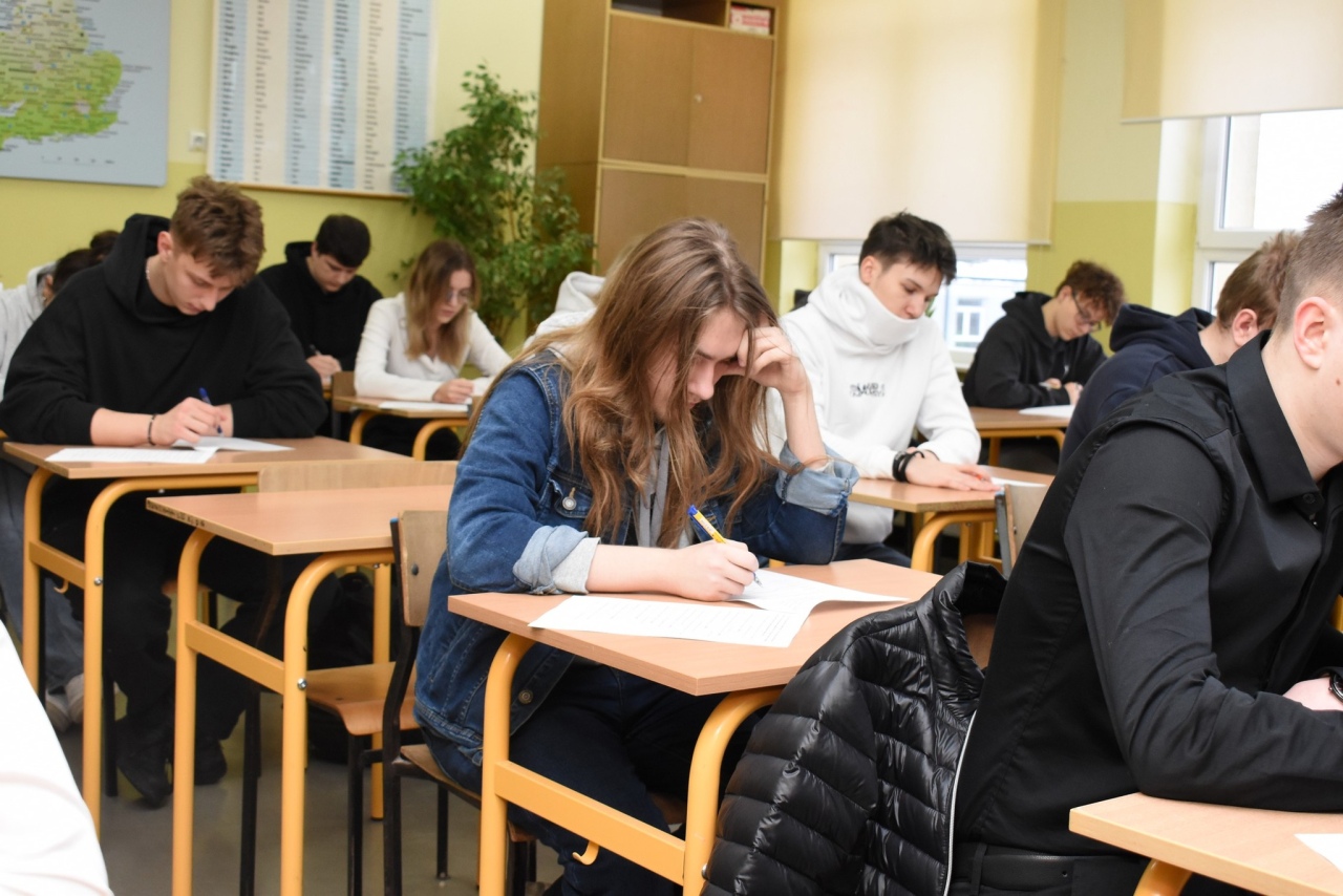 Językowe zmagania czwartoklasistów. XI edycja konkursu angielskiego rozstrzygnięta fot. ZSZ nr 2 [11.02.2026] - zdjęcie #16 - eOstroleka.pl
