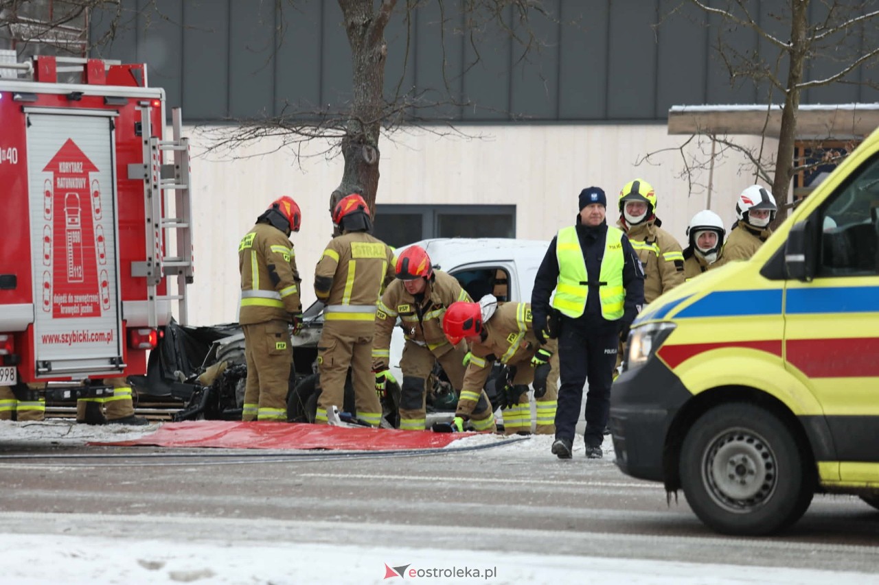 Wypadek w Białobieli [14.02.2026] - zdjęcie #14 - eOstroleka.pl