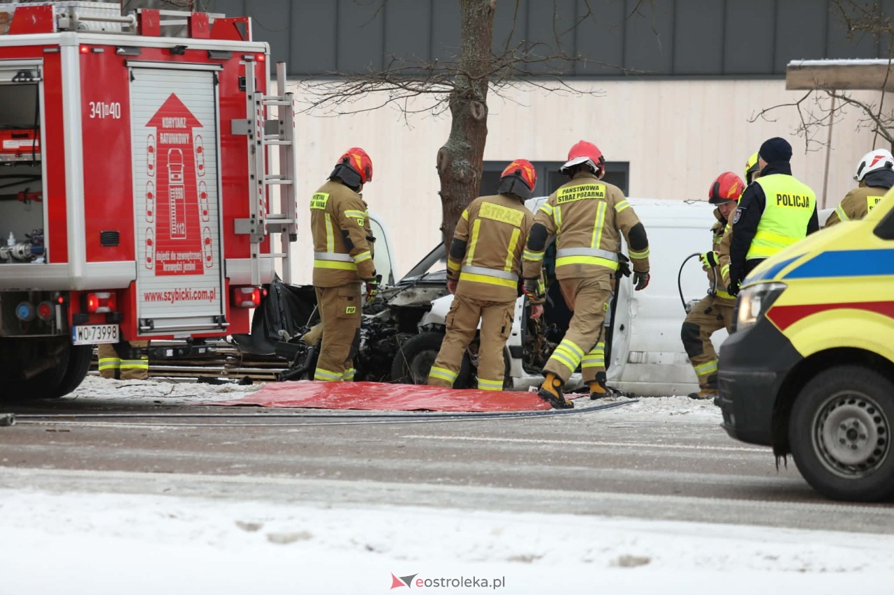 Wypadek w Białobieli [14.02.2026] - zdjęcie #9 - eOstroleka.pl
