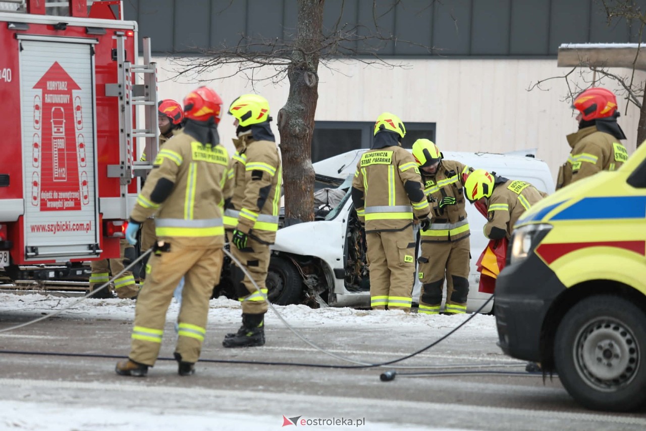Wypadek w Białobieli [14.02.2026] - zdjęcie #2 - eOstroleka.pl