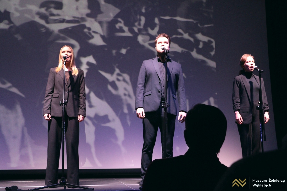 Koncert I o wyzwolenie Jej walczyć ze wszystkich sił w Muzeum Żołnierzy Wyklętych w Ostrołęce [14.02.2026] - zdjęcie #28 - eOstroleka.pl