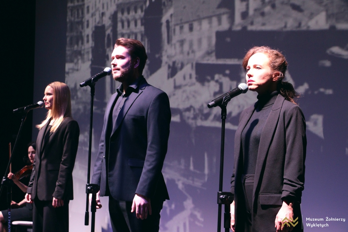 Koncert I o wyzwolenie Jej walczyć ze wszystkich sił w Muzeum Żołnierzy Wyklętych w Ostrołęce [14.02.2026] - zdjęcie #25 - eOstroleka.pl