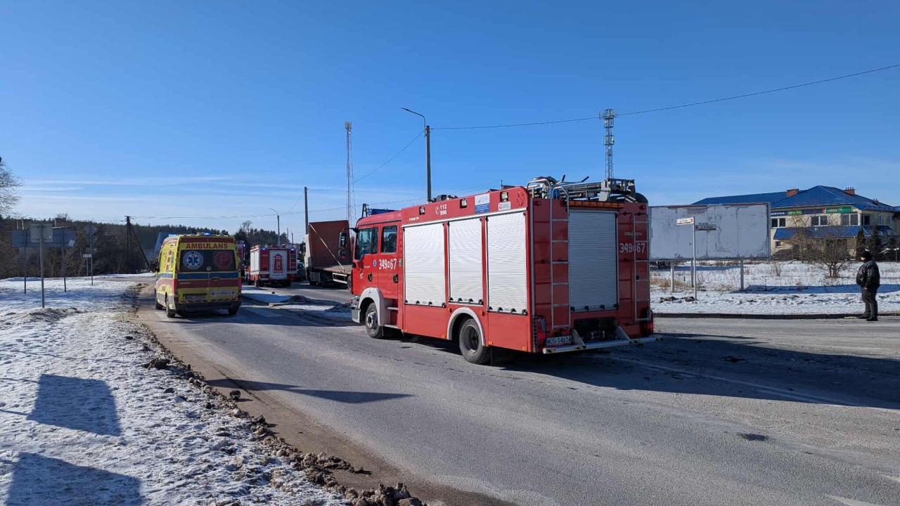 Wypadek w Nowej Wsi [16.02.2026] - zdjęcie #10 - eOstroleka.pl