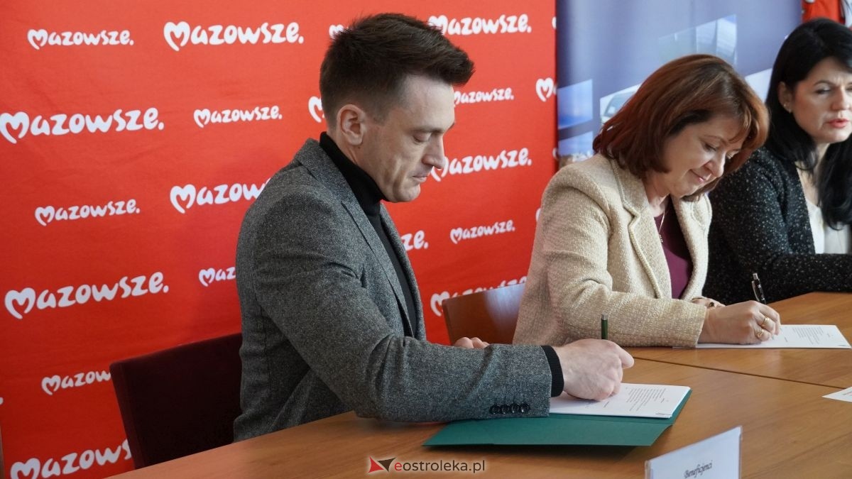 Podpisanie umów w ramach programu Fundusze Europejskie dla Mazowsza [16.02.2026] - zdjęcie #51 - eOstroleka.pl
