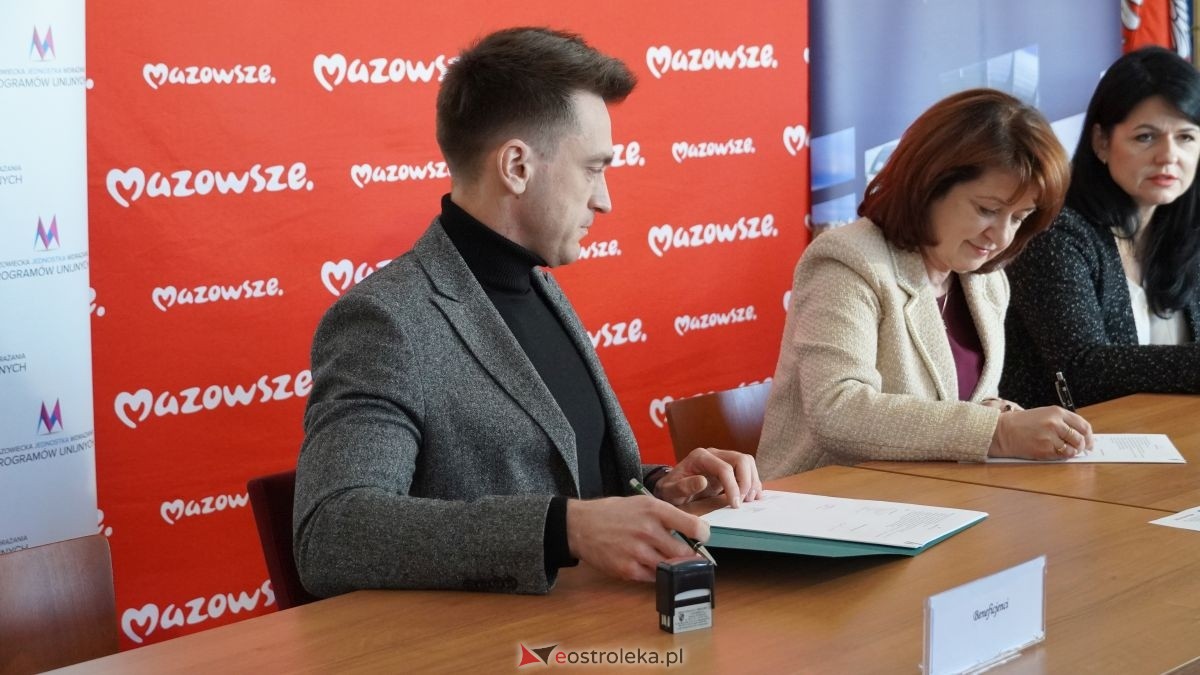 Podpisanie umów w ramach programu Fundusze Europejskie dla Mazowsza [16.02.2026] - zdjęcie #50 - eOstroleka.pl