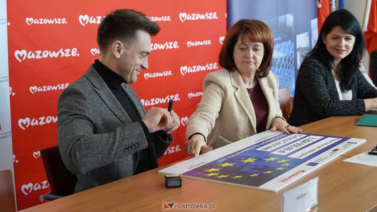 Podpisanie umów w ramach programu Fundusze Europejskie dla Mazowsza [16.02.2026] - zdjęcie #49 - eOstroleka.pl