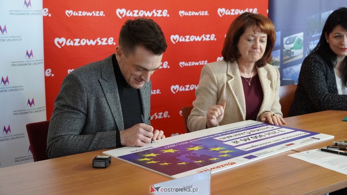Podpisanie umów w ramach programu Fundusze Europejskie dla Mazowsza [16.02.2026] - zdjęcie #48 - eOstroleka.pl